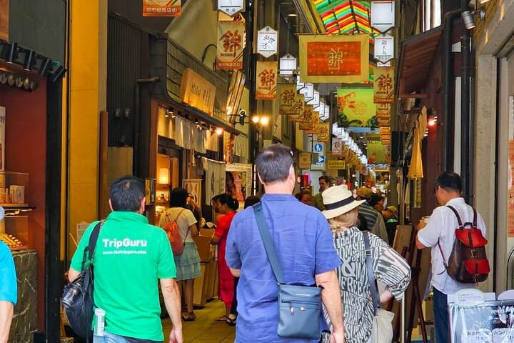 Kyoto Nishiki Market & Depachika: 2-hours Food Tour with a Local — photo 5