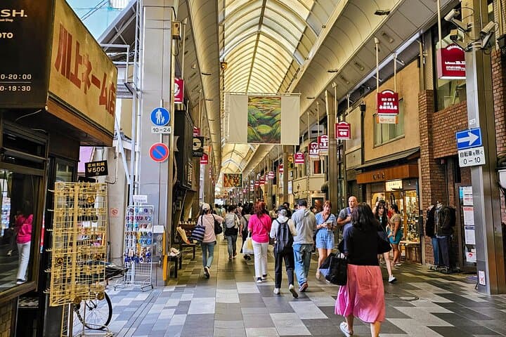 Kyoto Nishiki Market & Depachika: 2-hours Food Tour with a Local — photo 12