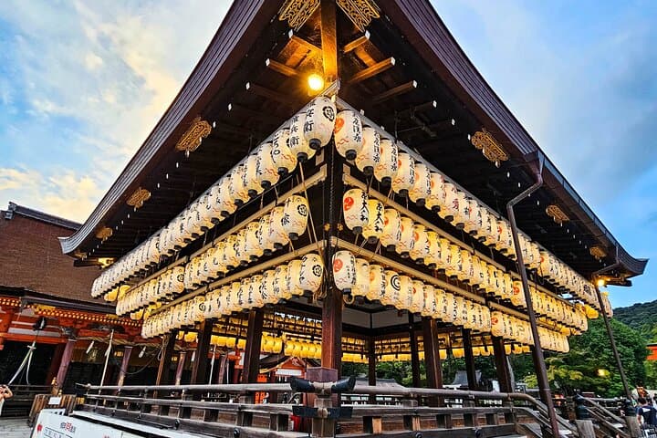 Kyoto Gion Night Walk & Geisha District Guided Tour — photo 13