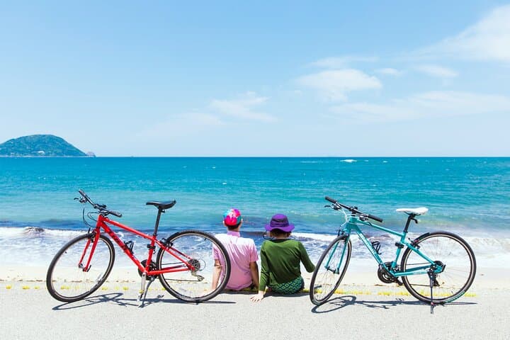 Day trip from central Fukuoka.Rental cycle in Shikanoshima island — photo 2