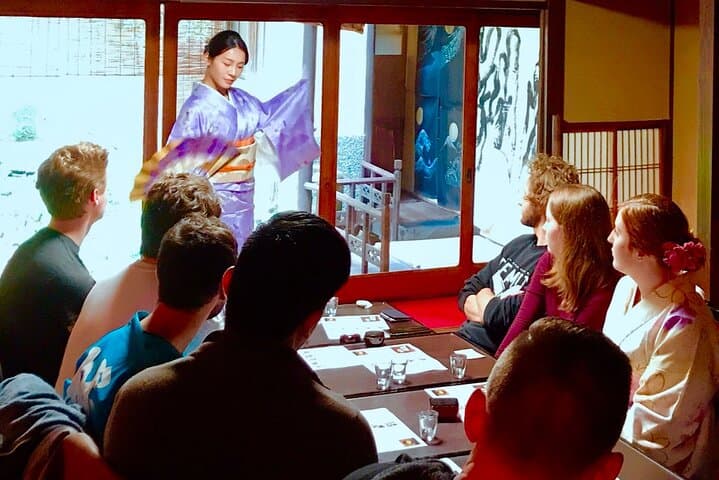 Private Tea Ceremony and Sake Tasting in Kyoto Samurai House — photo 5