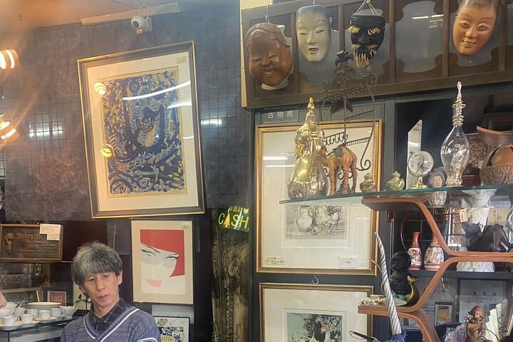 Tour of antique shops, cultural stores known only to the locals — photo 17