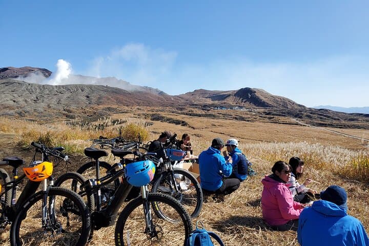 Private E-MTB guided cycling around Mt. Aso volcano & grasslands — photo 8