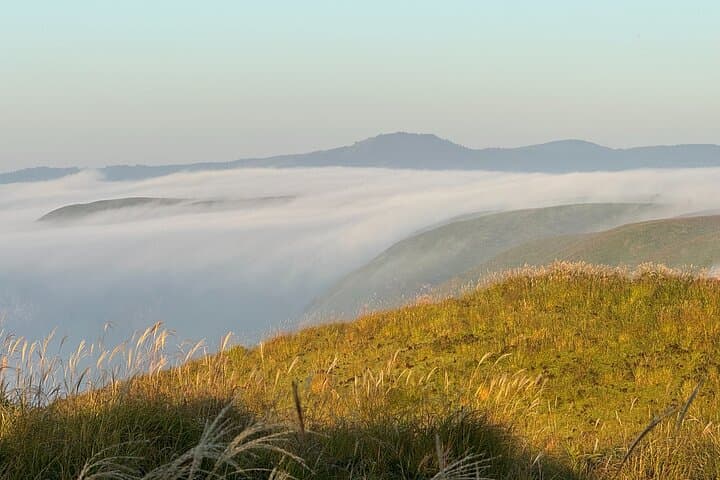 View the sunrise and sea of ​​clouds over the Aso Caldera — photo 4
