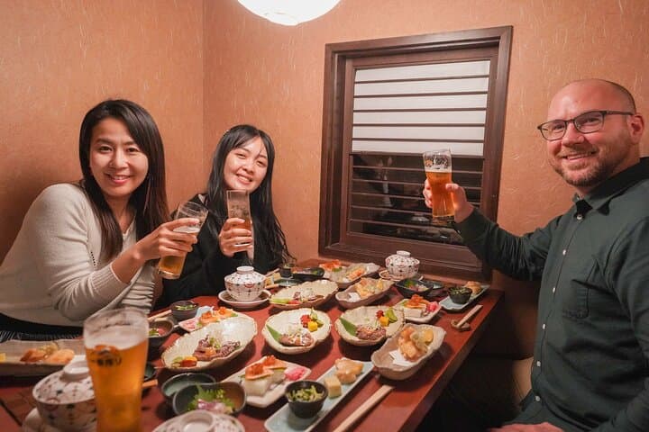 Kyoto Night Foodie Tour in Gion (9+ dishes + 6 Sake tastings) — photo 2