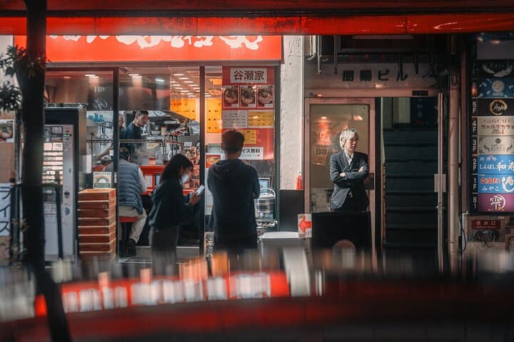 Explore Unique Tokyo Streets / Learn with a Pro Photographer — photo 17