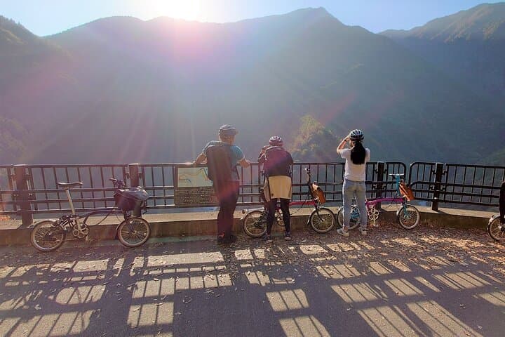 Iya Valley BROMPTON Slow Cycling Tour — photo 9