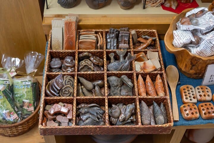 Guided Tour to Bizen pottery artists (with experience & lunch) — photo 10