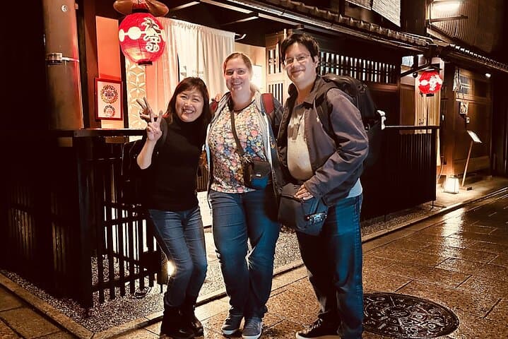 Walk Kyoto in Kimono Guided Cultural Tour with Tea Experience — photo 10