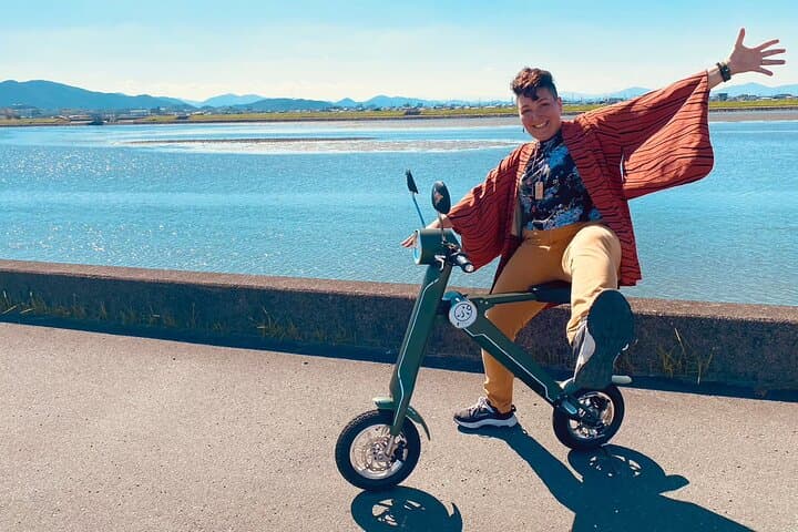 Private Guided Tour with a Rental Electric Bike or Tuktuk in Ise