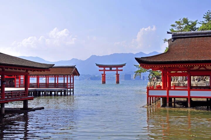 Full Day Hiroshima and Miyajima Bus Tour — photo 2