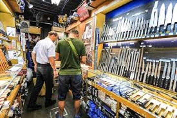 Kappabashi Knife Shopping Tour with Government-Licensed Guide — photo 2