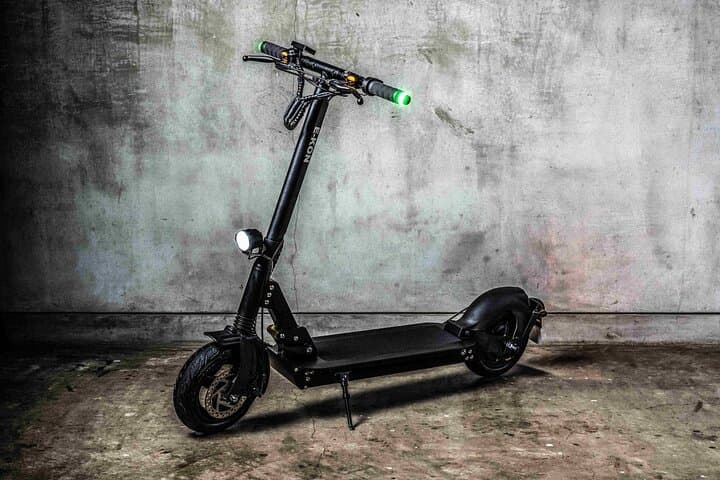 Private E-Kick Scooter Rental in Tokyo — photo 2