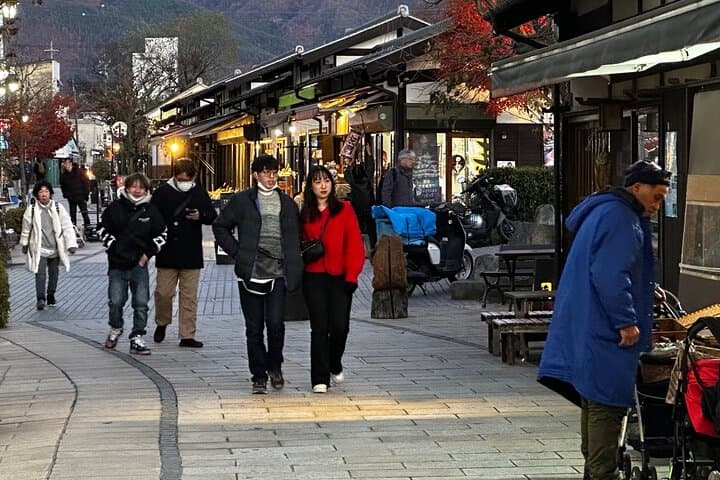 Matsumoto Castle, Sake & Local Bites Walking Tour — photo 19