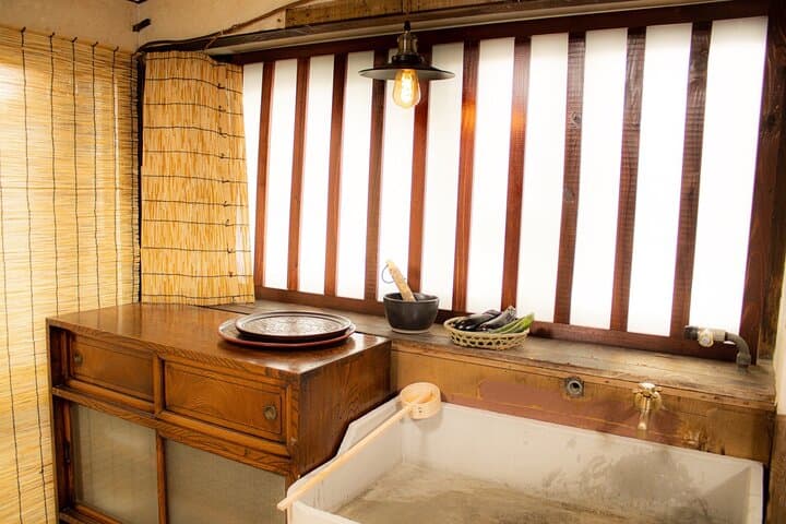 Cook in Kimono at a Century-Old Japanese Kitchen — photo 3