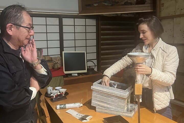 Experience Japanese tea packing in Hakodate — photo 2
