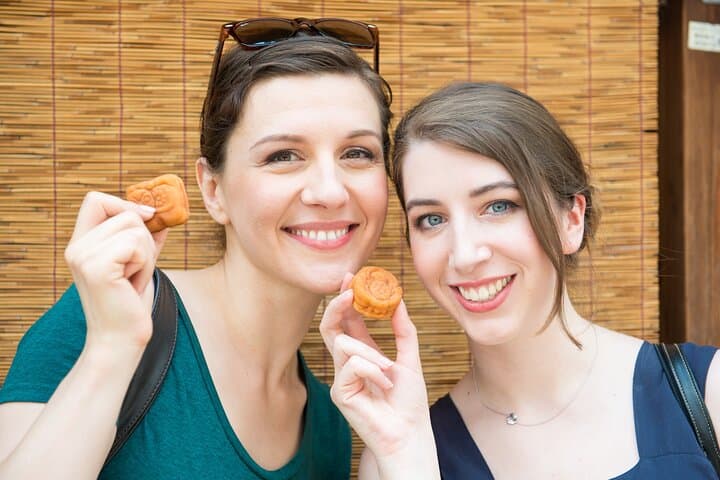 Yanaka Old Town Japanese Sweets Food Walk Private Tour — photo 4