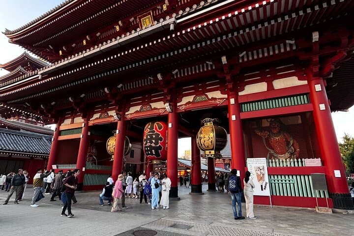 Tokyo: Old Town Asakusa Guided Tour -Senso-ji Temple Visit — photo 4