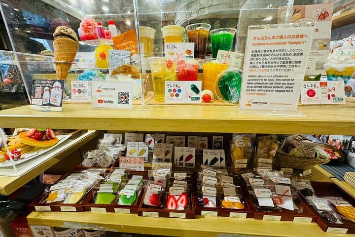 Tokyo: Traditional Japanese Food Sample Making in Asakusa — photo 2