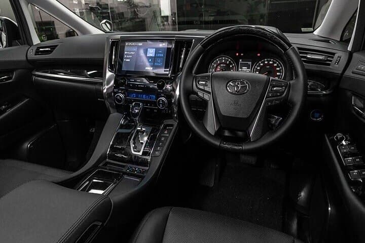 Departure by Private Minivan from Osaka City to Itami Airport ITM — photo 3