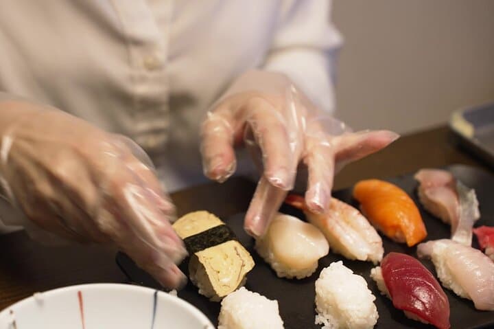 Taught by a professional! Making sushi with Hakodate's Fresh Fish — photo 3