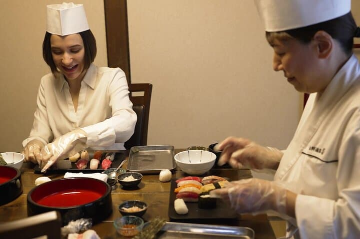 Taught by a professional! Making sushi with Hakodate's Fresh Fish — photo 4