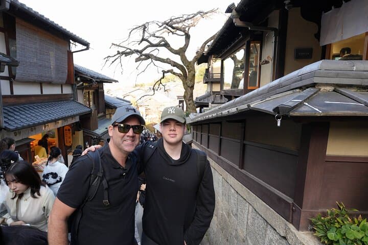 Kyoto 4 hr Gion Private Guided Tour & Maiko or Geisha Dinner — photo 12