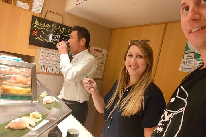 Food and Hidden Gems Tour in Shimbashi with a Private Local Guide — photo 12
