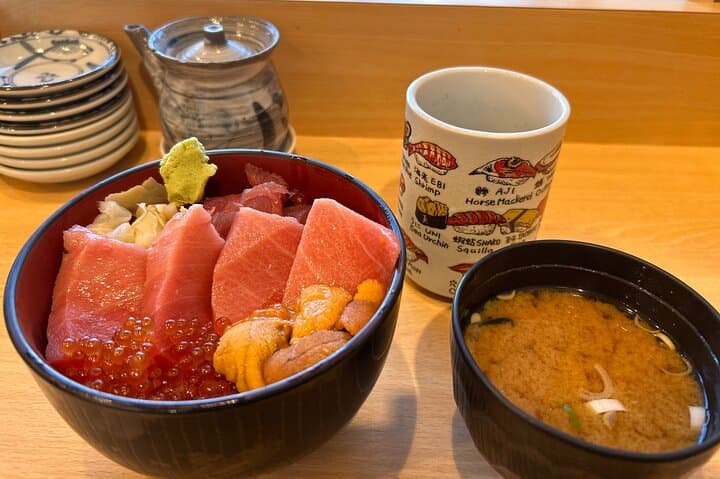Morning Market Adventure: Toyosu & Tsukiji with Tuna Auction — photo 4