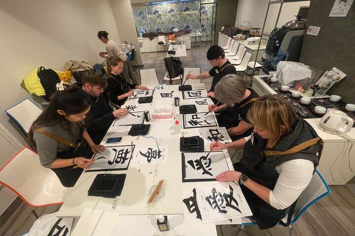 Japanese Calligraphy Experience in Osaka — photo 9