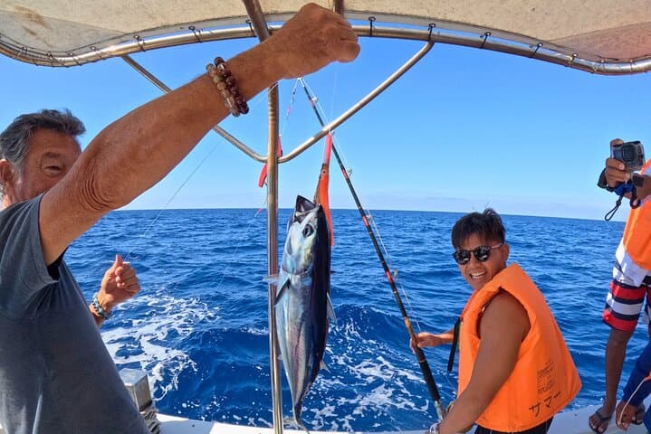 From Onna Village (Maeda Fishing Port)!Fishing and trolling | Fully chartered boat charter plan (3 hour course) — photo 2