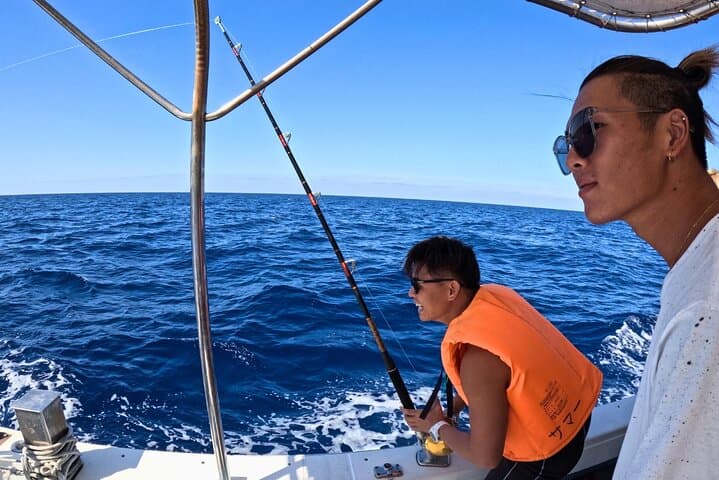 From Onna Village (Maeda Fishing Port)!Fishing and trolling | Fully chartered boat charter plan (3 hour course)