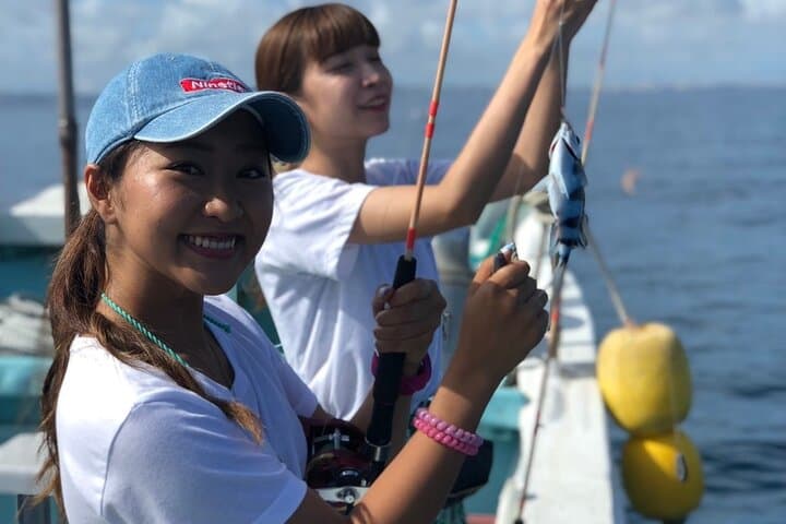Mangrove Kayak ＆ Sea Fishing Experience in Okinawa — photo 2