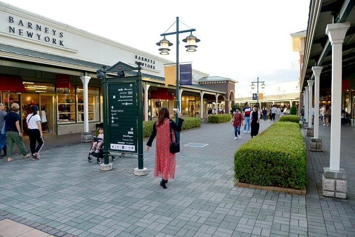 Private Shopping Tour from Tokyo to Gotemba Premium Outlets — photo 1