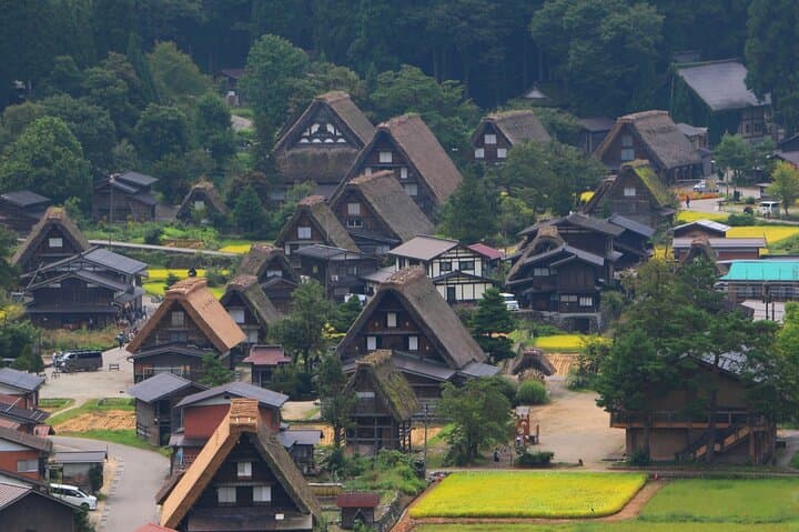 Shirakawago and Hida Takayama Tour From Nagoya — photo 2