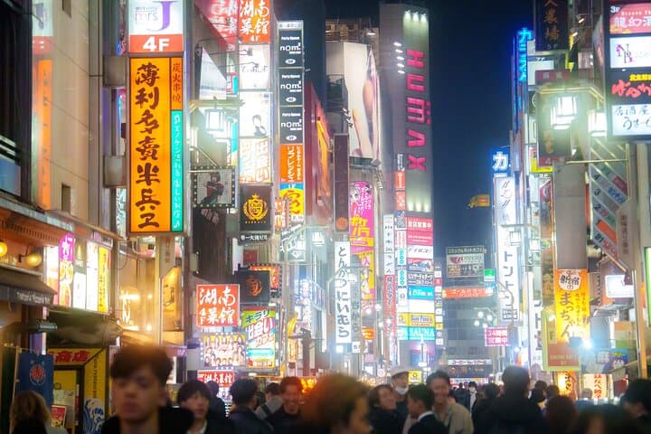 Bar Hopping Tour with a local Guide in Shinjuku — photo 10