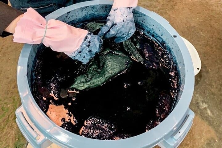 Taisho Era Folk House Unique Indigo Dyeing for All Ages — photo 10