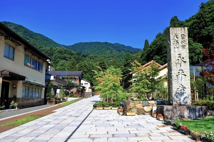 Full Day Tour Eiheiji Buddhist Temple and Fukui City Castle Town — photo 2
