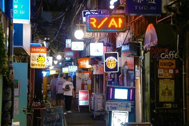 Private Night Tour In Hidden Bars of Shinjuku — photo 14