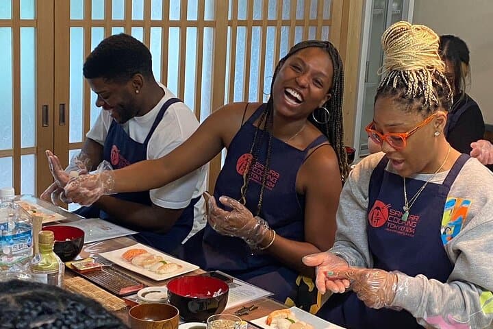 Sushi Making and Sake Tasting Experience — photo 13