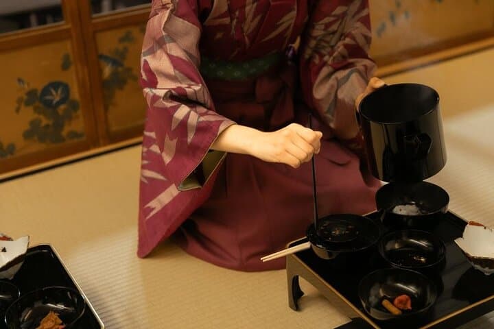 Zen Meditation and Tea Ceremony in Endoji Arcade — photo 3