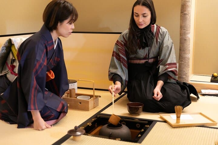 Private Tea Ceremony Experience in a Shopping Arcade Tea Room — photo 6
