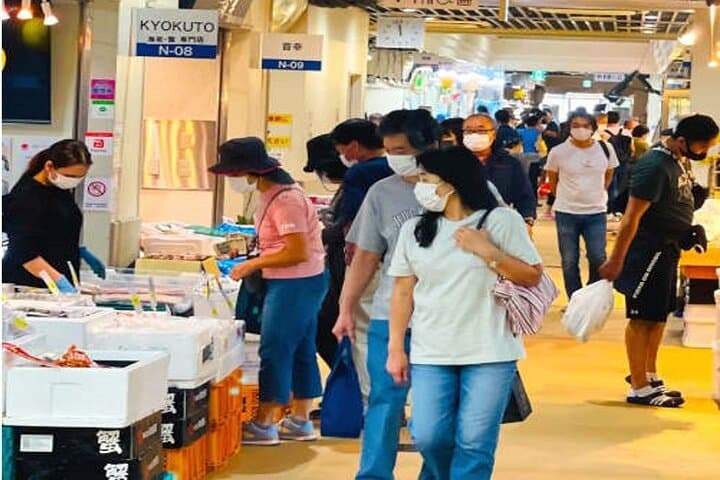 Tsukiji BBQ Tour with National licensed Guide — photo 3