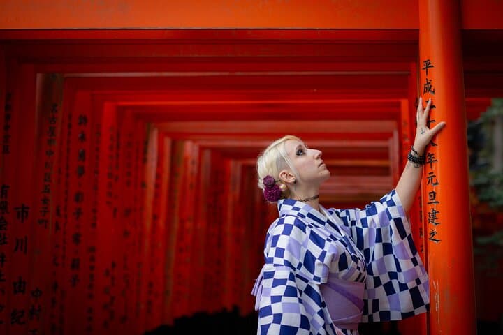 Guided Photoshoot of Fushimi Inari Shrine and Secret Bamboo Grove — photo 15