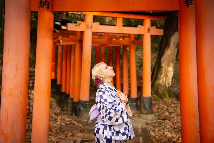 Guided Photoshoot of Fushimi Inari Shrine and Secret Bamboo Grove — photo 11