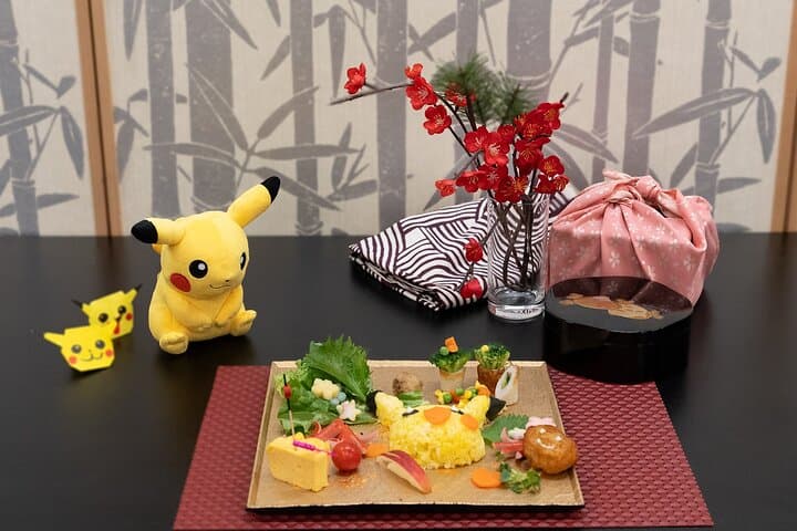 Making a Pokémon Pikachu character Bento — photo 3
