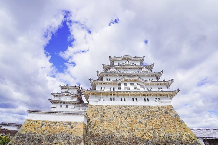 Himeji Castle Easy Bike Tour: Samurai History, Garden & Matcha — photo 14