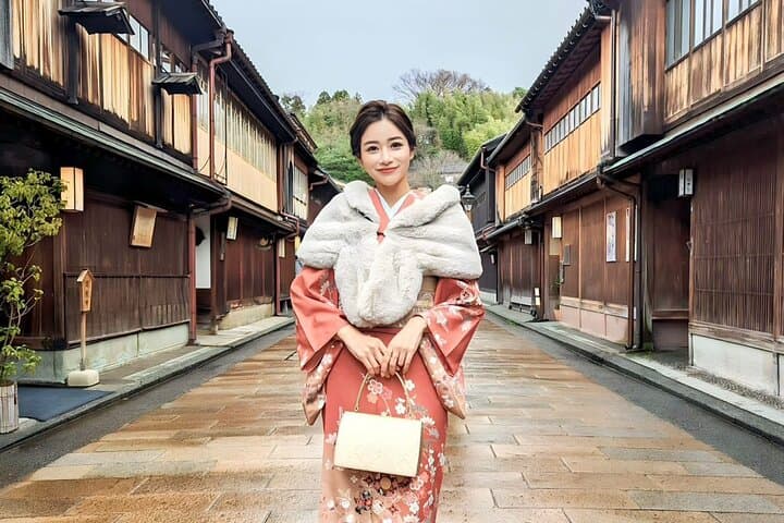Kanazawa 6 hr Private Guided Tour & Kimono Experience — photo 2