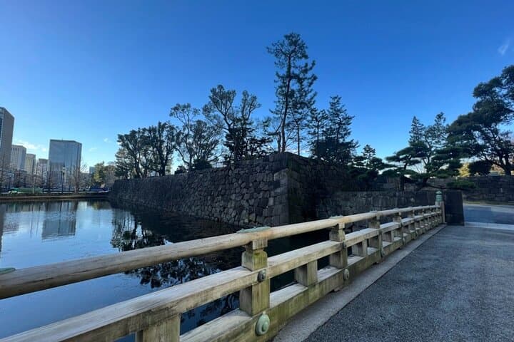 Tokyo walking tour around Imperial Palace and Tokyo Station — photo 3