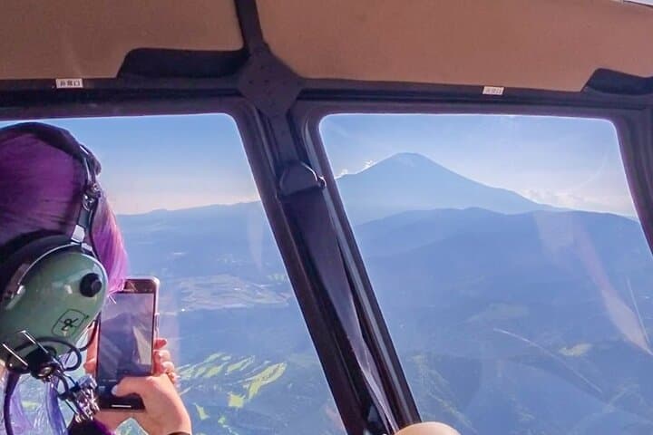 Mt.Fuji(Hakone) Private Helicopter Aerial Tour(75-mins) — photo 4